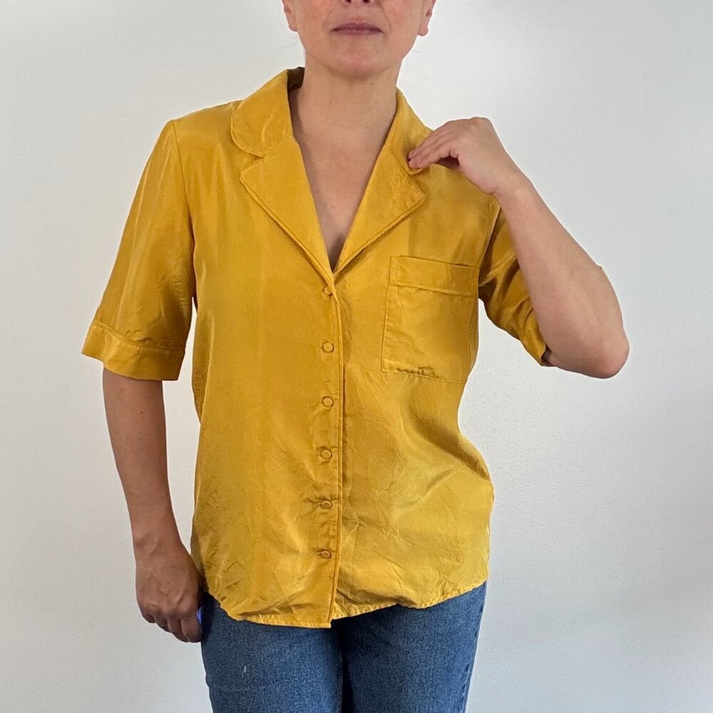 Pre-loved CONTEMPORAINE short sleeve mustard yellow silk shirt - size XS